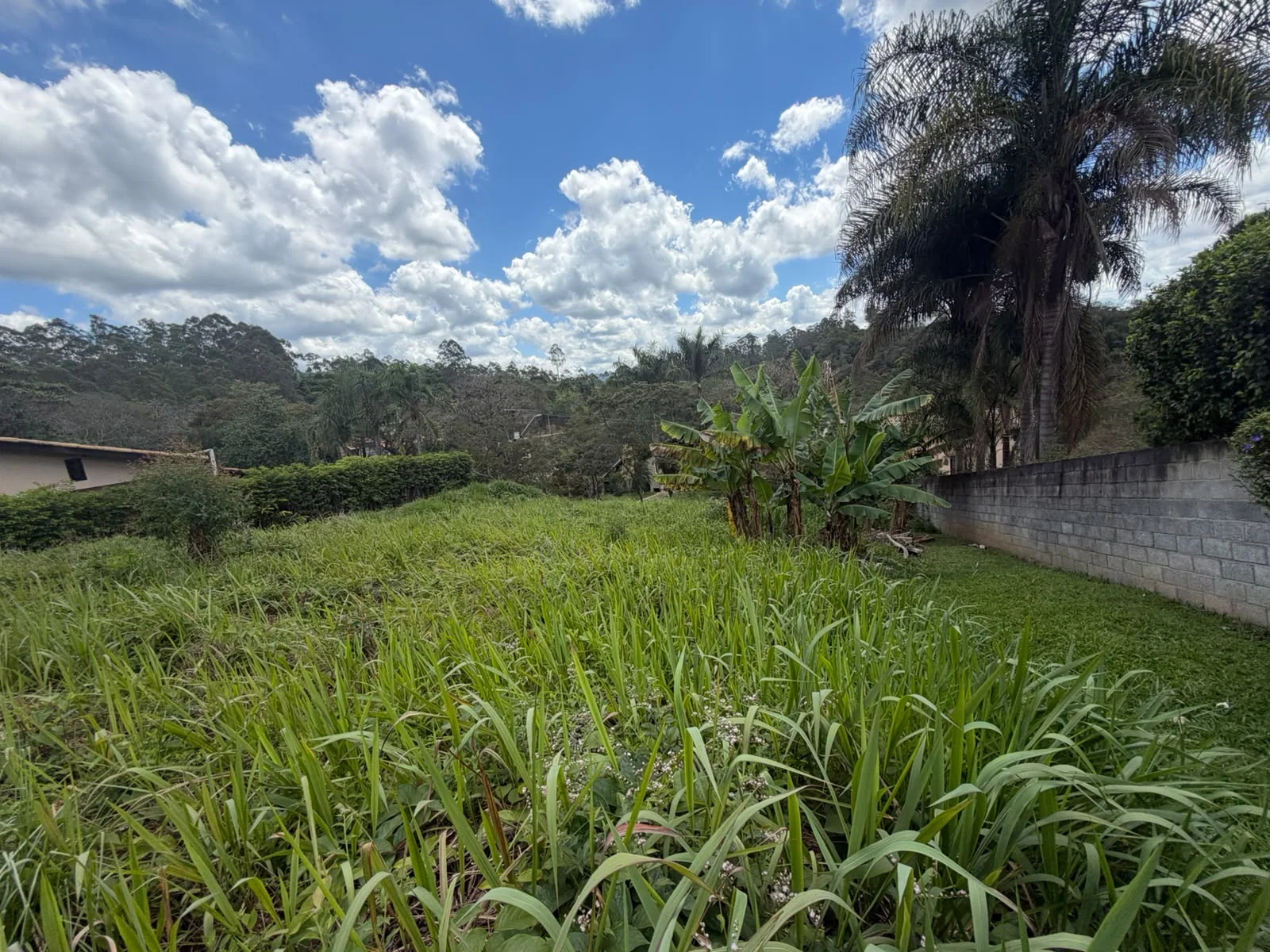 Terreno à venda no Condomínio Serra Dos Cristais